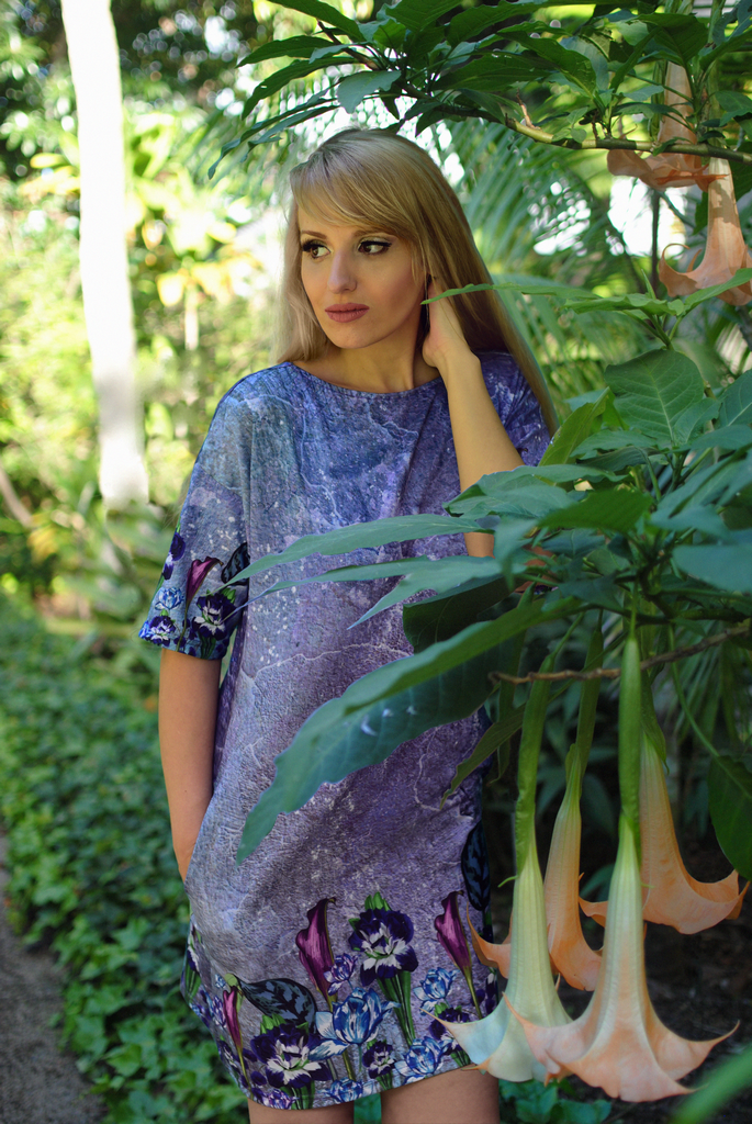 sukienka- Hummingbird- z- odkrytymi- plecami- Street- Legend