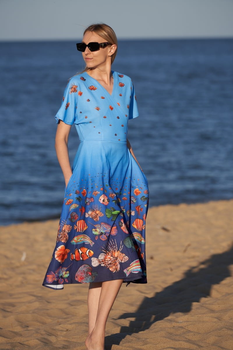 Sukienka- Pacific- morska-z- motywami- morskimi- kopertowa- Street- Legend (1).jpg