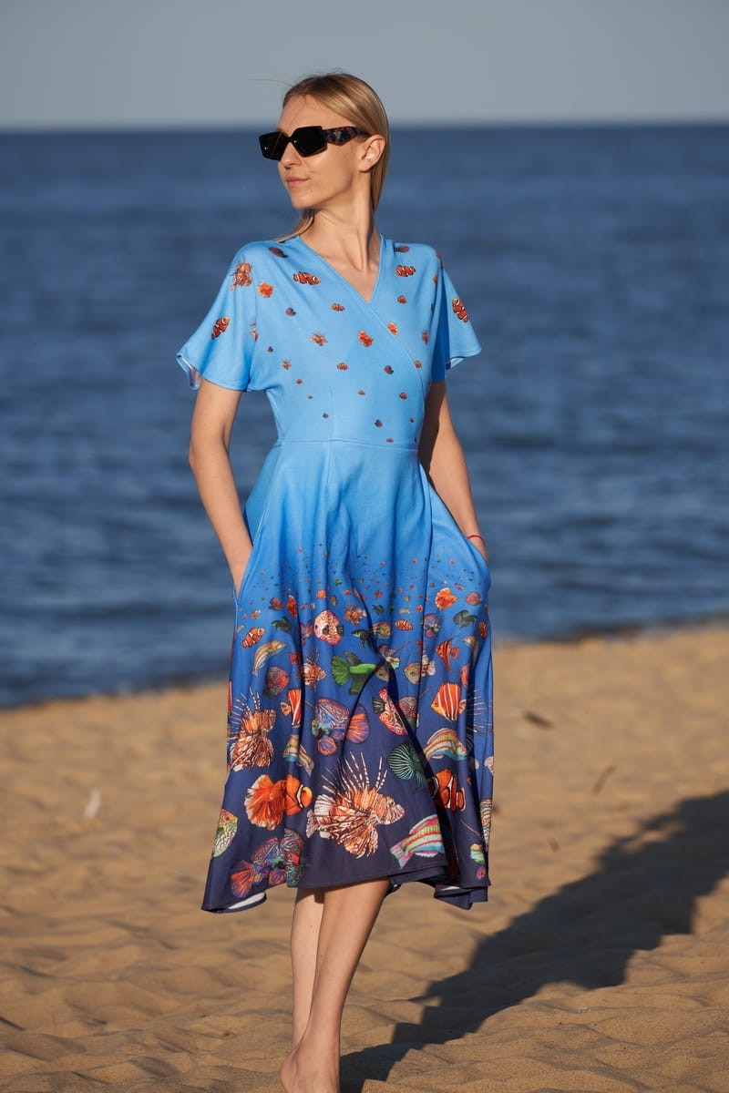 Sukienka- Pacific- morska-z- motywami- morskimi- kopertowa- Street- Legend (2).jpg