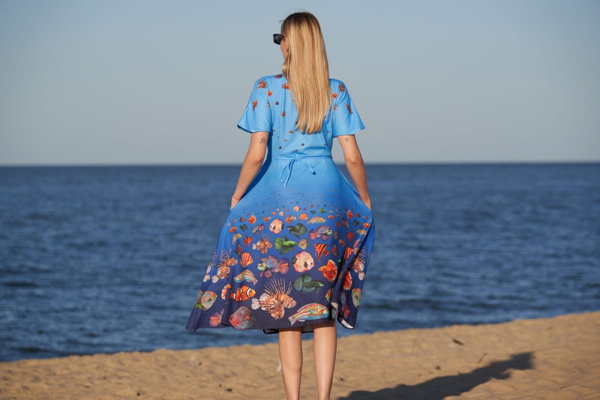 Sukienka- Pacific- morska-z- motywami- morskimi- kopertowa- Street- Legend (3).jpg