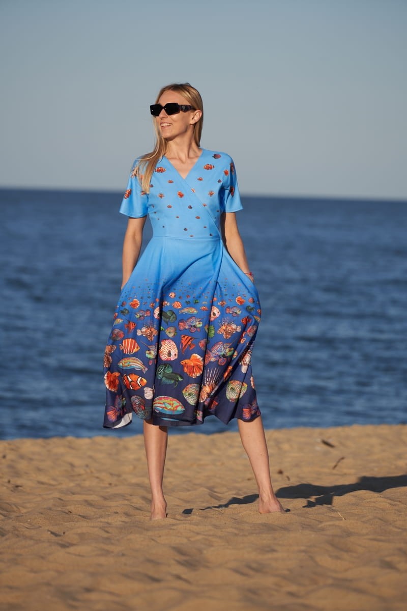 Sukienka- Pacific- morska-z- motywami- morskimi- kopertowa- Street- Legend (7).jpg
