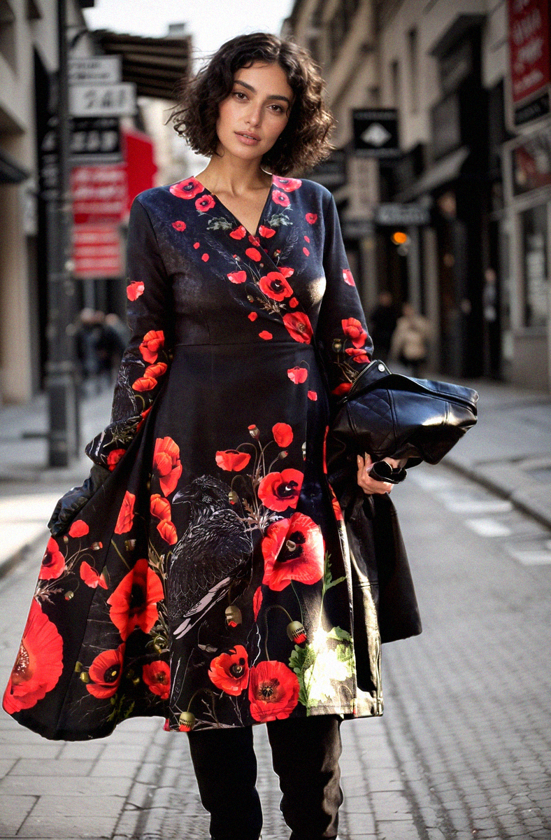 Sukienka- jesienna- kopertowa- z- długim- ekawem- w- maki- z- krukiem- Street- Legend